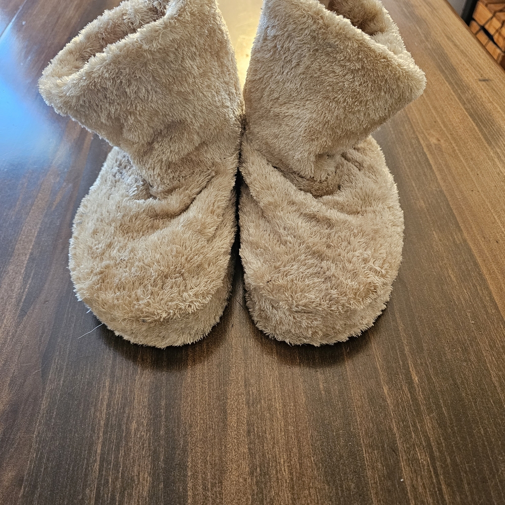 Cozy Tan Women's Foot Massager Slippers
